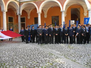 Massa Raduno dei partecipanti per la consegna della lettera inviata dall'Amm. Pagnottella al Vicario del Prefetto di massa Carrara  